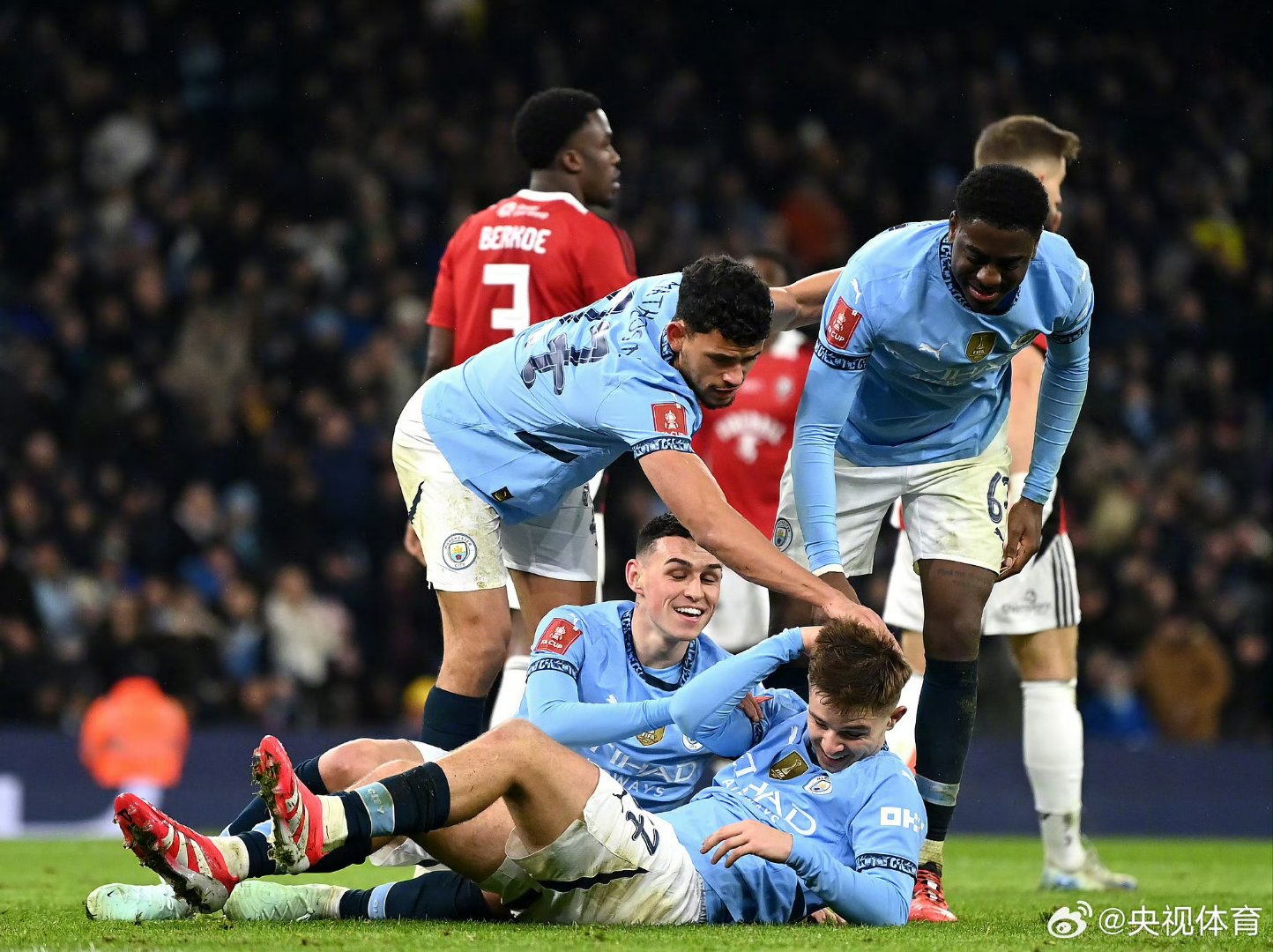 关于曼城主场擒纽卡斯尔,领头群中不缺席的信息 关于曼城主场擒纽卡斯尔,领头群中不缺席的信息